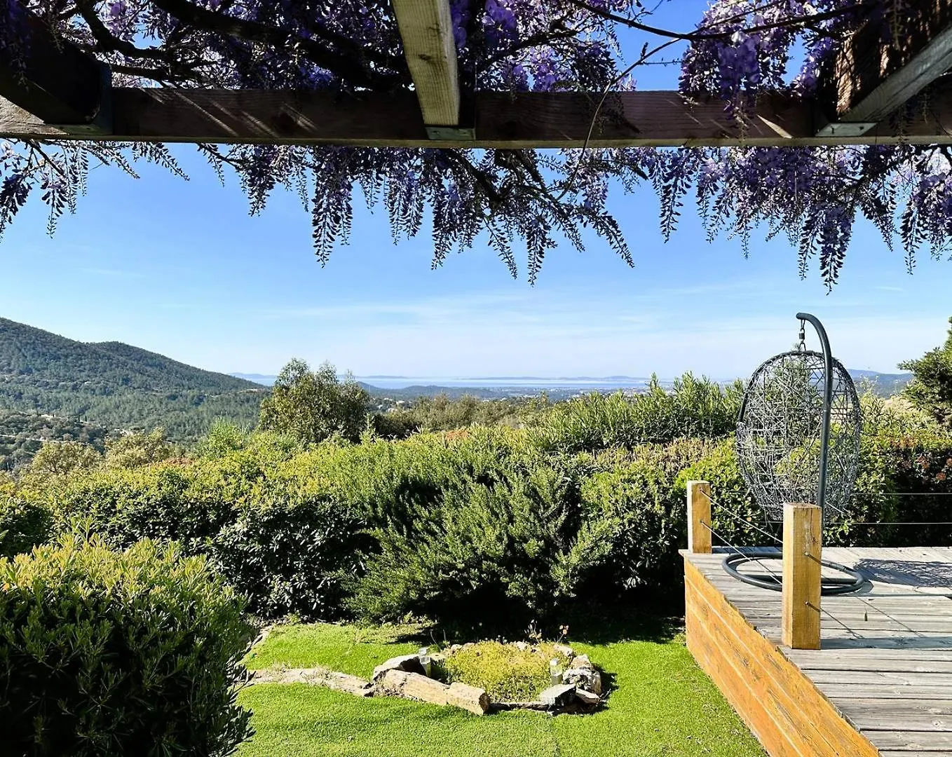 Villa Cosy Pour 6 Personnes Avec Piscine Privee Et Vue Panoramique Sur Les Iles Et Les Collines A La Londe Les Maures La Londe-les-Maures